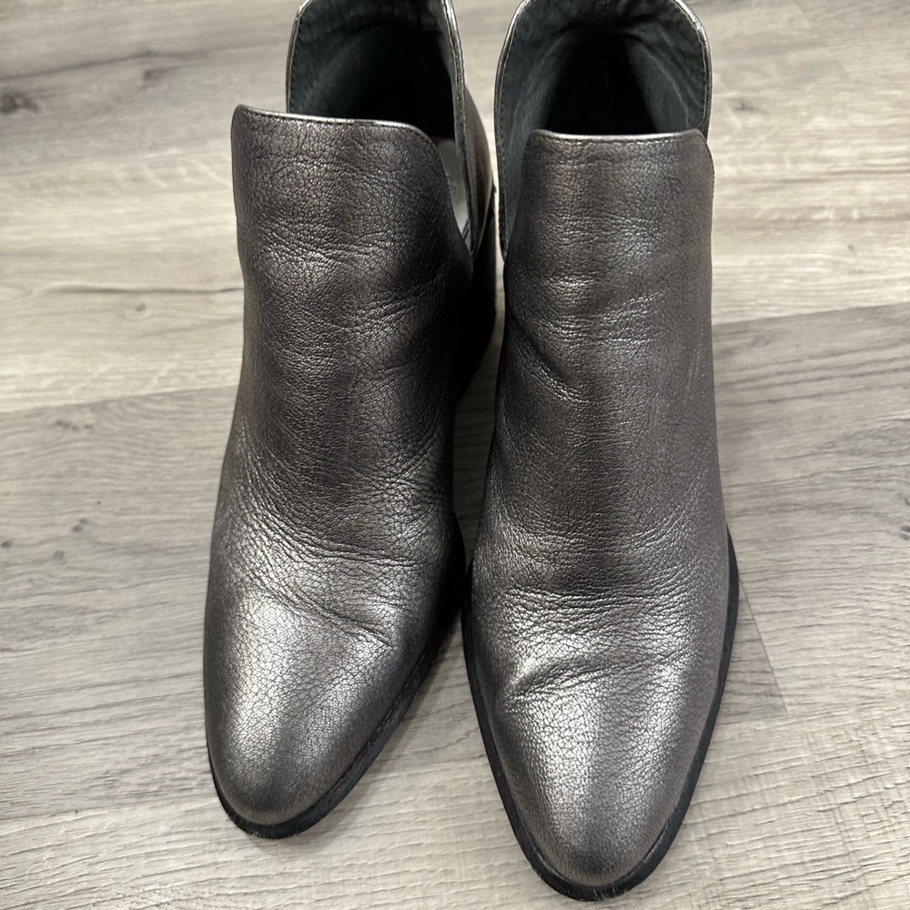 Vince Camuto ankle boots dark silver size 10 - Picture 3 of 9